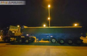 Lori bawa habuk soya ditahan langgar ‘road ban’ sempena Hari Raya Aidilfitri