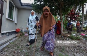 Penerima Kad Perak Sejahtera paling tua, Rayah Sukor, 100, pada Program Ziarah dan Berbuka Puasa di Bagan Serai. Foto ABDULLAH YUSOF 02 MARCH 2026. Salbiah Mohamed