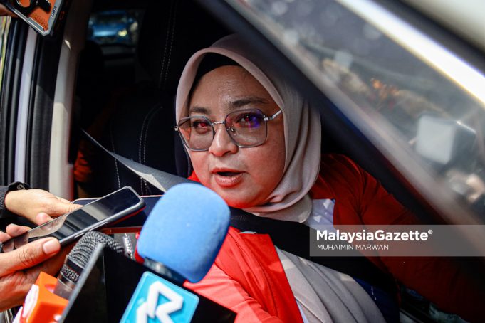 Ketua Srikandi Parti Pribumi Bersatu Malaysia,Nurul Ezzati Azmi selepas menghadiri Mesyuarat Khas Majlis Pimpinan Tertinggi (MPT) di kediaman Presiden Muhyiddin Yassin di Bukit Damansara. Foto MUHAIMIN MARWAN, 14 FEBRUARI 2026.