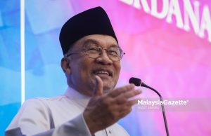“Tahniah, kad jemputan jangan lupa” – Anwar usik Syed Saddiq, Bella Astillah