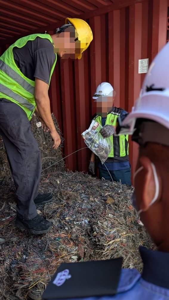 Ops Bongkar yang diketuai oleh JAS.