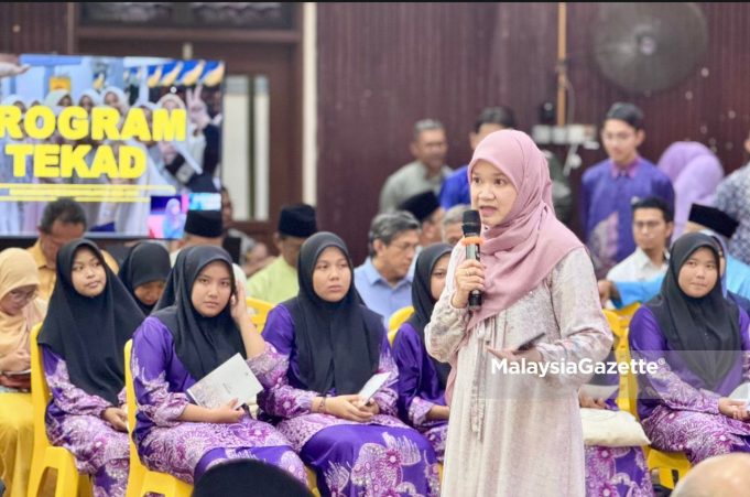 WhatsApp Image 2026-03-05 at 10.16.30 PM Fadhlina Sidek pada program Jaulah Ramadan Komuniti KPM yang diadakan di Sekolah Menengah Kebangsaan (SMK) Sultanah Hajjah Kalsom, Kuantan, Pahang hari ini. prasekolah Rancangan Pendidikan Malaysia (RPM) 2026 - 2035