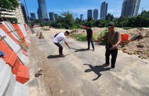 Penduduk PPR Kampung Limau dakwa pemaju ‘ceroboh’ kawasan parkir