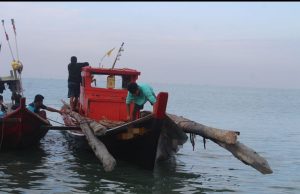 Dua bot fiber ditahan Maritim Selangor, enam PATI ditahan