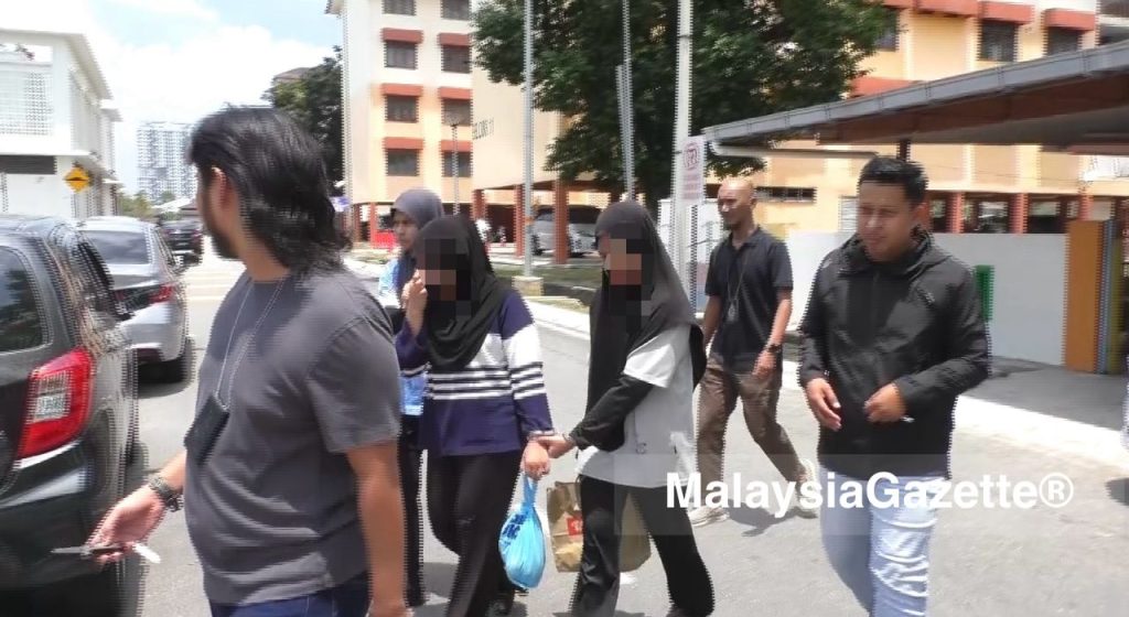 Dua wanita dipercayai pekerja taska ditahan bagi membantu siasatan.