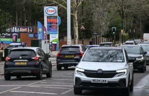 UK drivers told to drive more slowly to save fuel