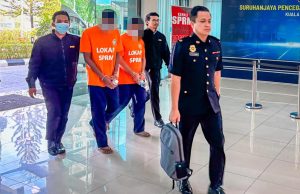 Rasuah RM10,000 lepas pekerja rumah urut; Pegawai, anggota polis direman