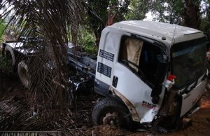 Remaja maut kereta dipandu langgar lori di Kota Tinggi