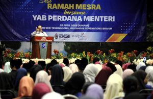 Dakwaan bekas pegawai PM curi duit, simpan di Afrika, sila bawa bukti – Anwar