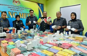 Dakwa aksesori iPhone dari California, rupanya dari gudang tiruan di Cheng