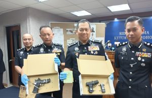 Lek Khang dipercayai tertembak ketika kosongkan peluru dalam senjata api – Polis