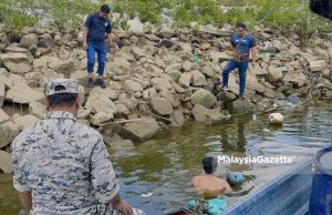 Dua lelaki cuba lari ikut pintu rahsia atas lantai rumah rakit ditahan