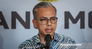 Menteri Komunikasi, Datuk Fahmi Fadzil bercakap pada sidang media mingguan di Angkasapuri, Kuala Lumpur. Foto SADIQ SANI, 01 APRIL 2026.