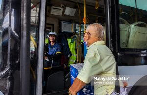 Campur tangan MB Perak selesai isu bas, operator setuju sambung operasi Tinjauan Malaysia Gazette mendapati perkhidmatan bas henti-henti laluan Kuala Kangsar-Lenggong-Gerik yang berakhir 31 Mac lalu memulakan semula operasi hari ini di Stesen Bas Lenggong. Foto SYAKIR YUSOF, 03 APRIL 2026.