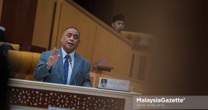 Menteri Besar Perak, Datuk Seri Saarani Mohamad menjawab soalan lisan pada Mesyuarat Pertama, Tahun Keempat, Dewan Negeri Ke-15 di Bangunan Perak Darul Ridzuan, Ipoh, pada Isnin. Foto ANIQ NABILAFIQ ANUAR, 20 APRIL 2026. Akta GSA 1960 Akta Penempatan Berkelompok 1960