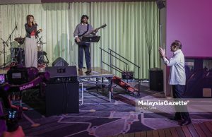 Anwar Ceria Dengan Pelajar UCSI