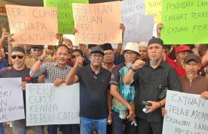 Kerajaan diminta campur tangan isu catuan feri Langkawi