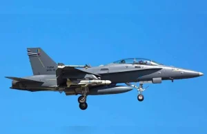 Masalah enjin, jet pejuang Hornet TUDM mendarat cemas di KKIA