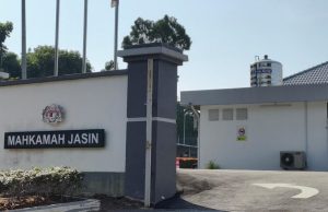 3 beradik didakwa bunuh warga emas di Jasin