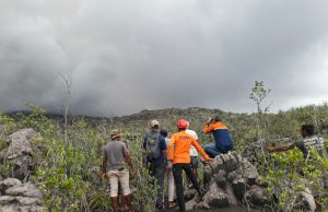 Indonesia volcanic eruption kills three hikers