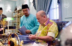 Agong dipersembah laporan pembinaan 5 masjid baharu di Johor
