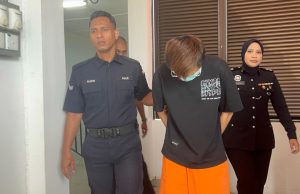 Jurujual mengaku tak bersalah salah 35 pertuduhan curi 1.4 kg emas