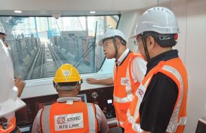 Tak perlu berpusu-pusu ke JPN tukar MyKad bulan depan – Saifuddin