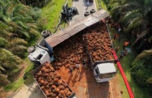 Lelaki maut, isterinya cedera nahas MPV