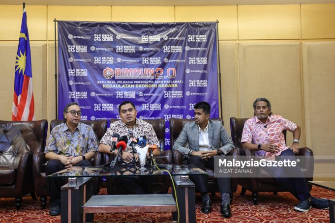 RIMBUN 2.0 Ketua Pemuda UMNO Malaysia Datuk Dr Muhammad Akmal Saleh bercakap pada sidang media Rundingan Meja Bulat Naional (RIMBUN) 2.0 di Pusat Dagangan Dunia Kuala Lumpur. Foto AIZAT ZAINAL, 09 MEI 2026.