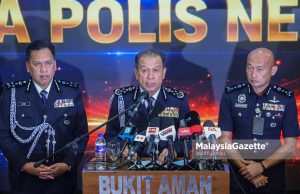Ahlong tawar SGD100 bawa bungkusan ugutan, 35 termasuk rider dicekup