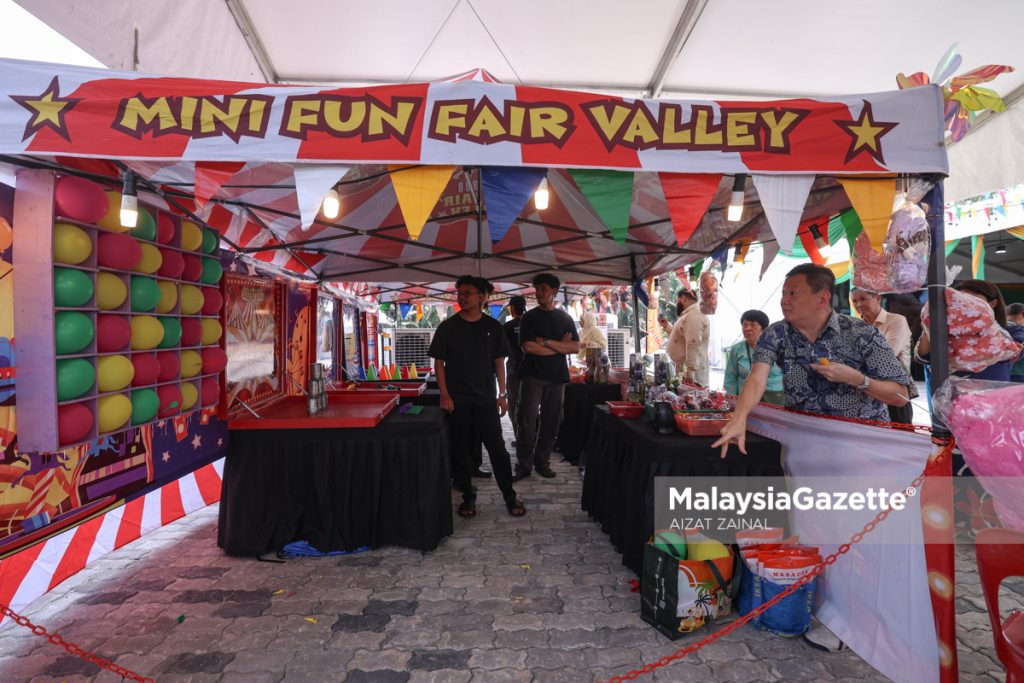 Reaksi pengunjung yang hadir pada Karnival Qurban 2026 di Kg Sungai Kelambu Banting, Selangor. Foto AIZAT ZAINAL, 22 MEI 2026.