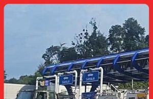 Trak ATM Rempuh Plaza Tol, 15 Tentera Cedera #MGFlash