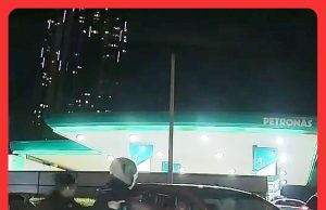 Pemandu Myvi Pukul Penunggang Motosikal Guna Kayu Diburu #MGFlash