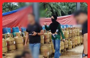 Kegiatan Seleweng LPG Bersudsidi Dalam Ladang Kelapa Sawit #MGFlash
