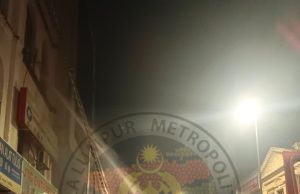 Seorang maut, 11 warga asing terselamat dalam kebakaran rumah kedai tiga tingkat