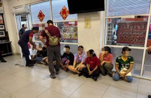 74 PATI dalam sektor perkhidmatan ditahan dalam operasi besar-besaran di Puchong