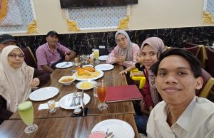 Swafoto makan Nasi Arab bersama keluarga kenangan terakhir sebelum nahas