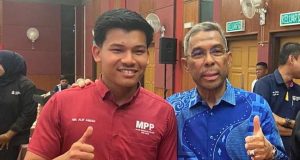 Bukan tampar tapi sentuh pipi tanda 'kemesraan'