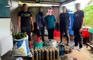 Polis tahan wanita, rampas 30 botol air ketum