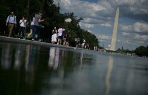 Trump ancam hukuman penjara hingga 10 tahun jika rosakkan ‘reflecting pool’