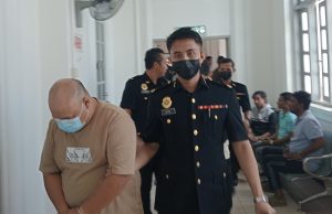 Empat penjawat awam didakwa 15 pertuduhan pecah amanah