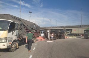 Pemandu lori cedera, kenderaan dinaiki hilang kawalan