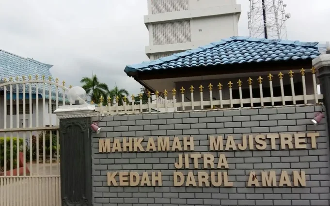 f793460e-mahkamah-jitra-fb-pic-101125-01