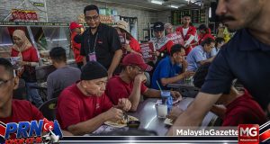 Calon PH di kerusi N.47 Kempas, Muhammad Faezuddin Mohd Puad berkata, ia susulan pendirian Pas meminta penyokongnya mengundi Barisan Nasional (BN) di kawasan tidak ditandingi Perikatan Nasional (PN) menunjukkan ketidakkonsistenan parti itu. #malaysiagazette #PRNJohor #PakatanHarapan #PH #JohorMemilih #PRNJohor2026 #UndiJohor