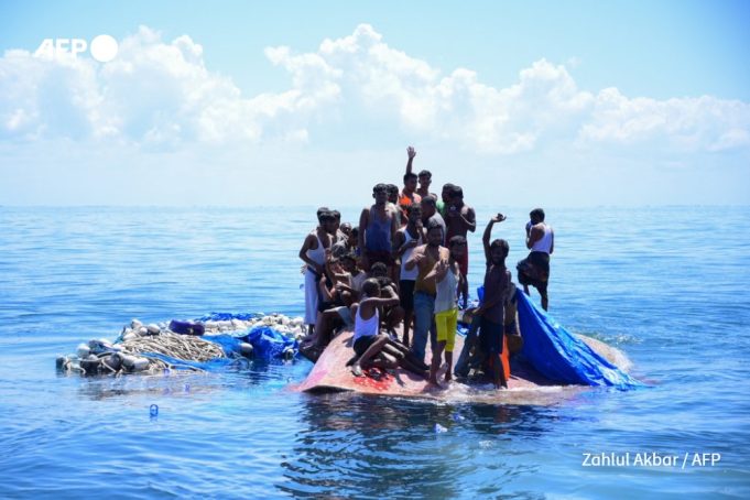 00034lx2lf-zahlul-akbar-afp-sea-rohingya-refugees