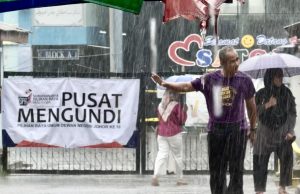 Hujan lebat, angin kencang uji pengundi Kempas