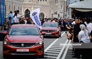Program Pembaharuan Teksi Madani bantu pemandu teksi miliki kenderaan baharu Perdana Menteri, Datuk Seri Anwar Ibrahim ketika gimik pelepasan (flag off) pada Majlis Peluncuran Program Pembaharuan Teksi MADANI Nasional di Dataran Merdeka, Kuala Lumpur. Foto MUHAIMIN MARWAN, 3 Julai 2026.