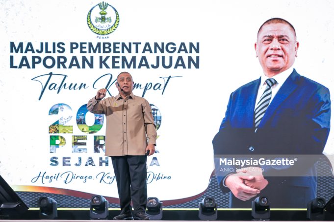 Menteri Besar Perak, Datuk Seri Saarani Mohamad ketika membentangkan Laporan Kemajuan Tahun Keempat Perak Sejahtera 2030 di Pusat Konvensyen Casuarina@Meru, Ipoh, pada Isnin. Foto ANIQ NABILAFIQ ANUAR, 06 JULAI 2026.