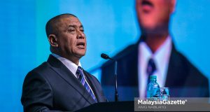 Menteri Besar Perak, Datuk Seri Saarani Mohamad berucap pada Majlis Penutup Persidangan Pemikiran dan Tamadun Islam Sedunia (WCIT) 2026 kali kelapan di Pusat Konvensyen Casuarina@Meru, Ipoh, pada Khamis. Foto ANIQ NABILAFIQ ANUAR, 23 JULAI 2026.