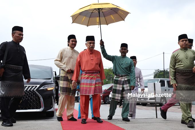 TUANKU MUHRIZ SOLAT JUMAAT